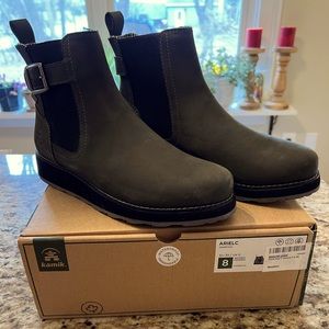 NWT Kamik Waterproof boots
